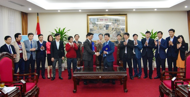 (Xây dựng) - Viglacera tiếp tục đẩy mạnh hợp tác dài hạn với Trường Đại học Kiến trúc HN về đào tạo và nghiên cứu phát triển